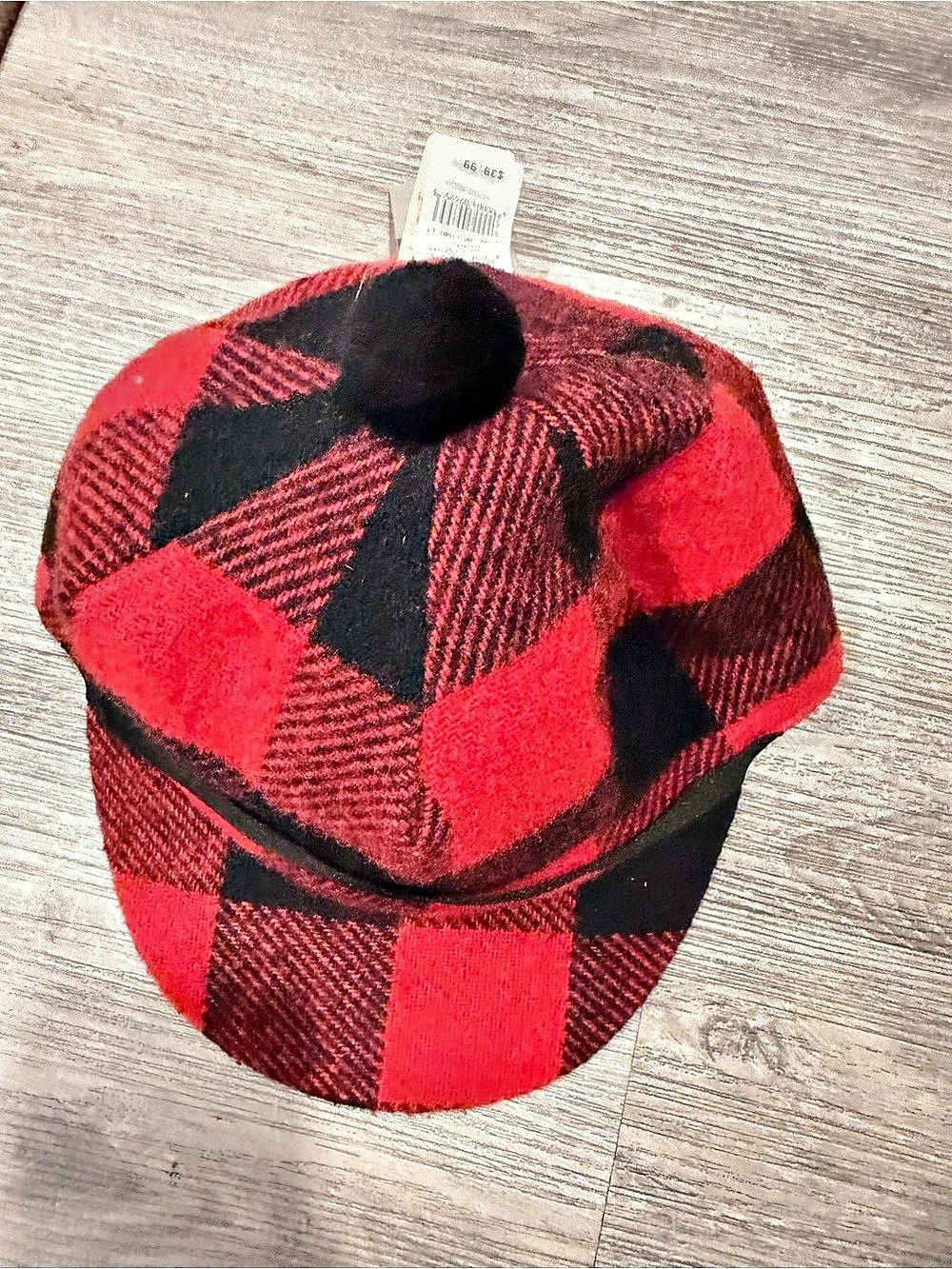 Boot Barn adult Plaid Pom Hat in Red & Black NWT3030.